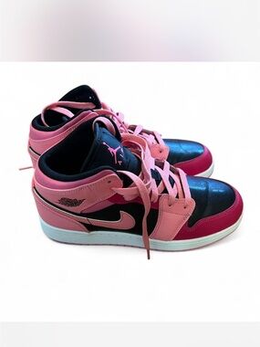 Nike Air Jordan 1s "coral chalk"